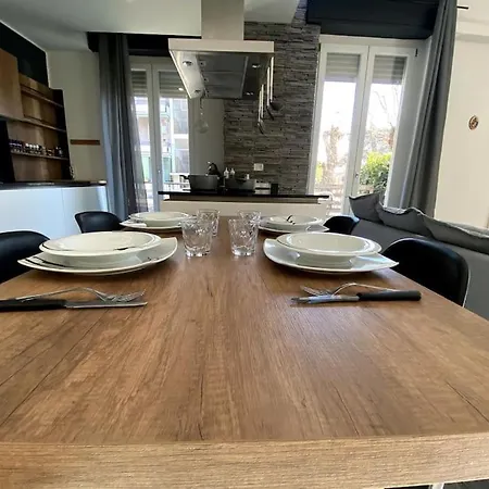 Apartment Wonderful, Roomy, King Bed W/garden *